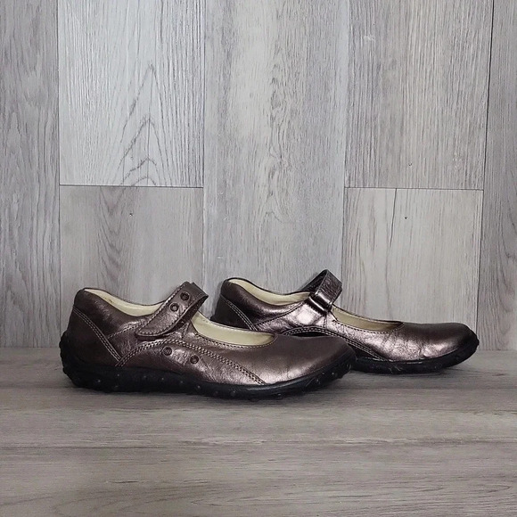 🛍Primigi Metallic Bronze Mary Jane Velcro Comfort Flats‎ Size 39 - Picture 8 of 9